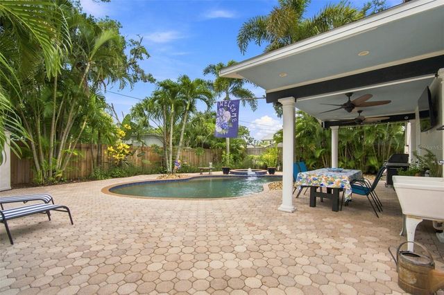 786 59TH AVENUE NE, St Petersburg, FL 33703