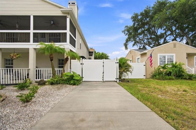 786 59TH AVENUE NE, St Petersburg, FL 33703