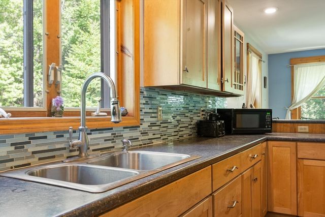 1132 Doe Valley Rd, Athol, MA 01331