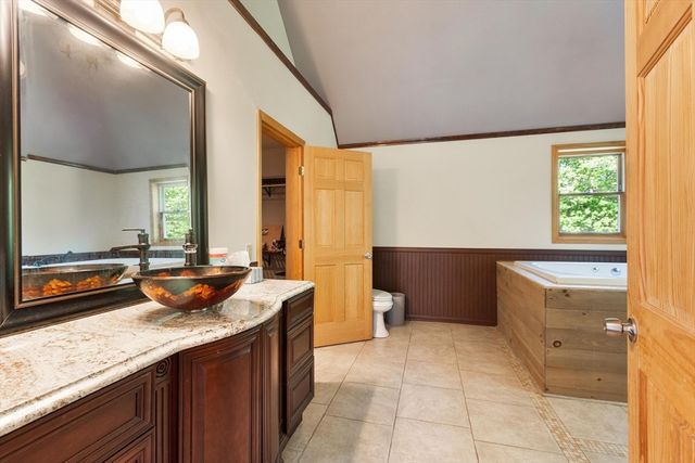 1132 Doe Valley Rd, Athol, MA 01331