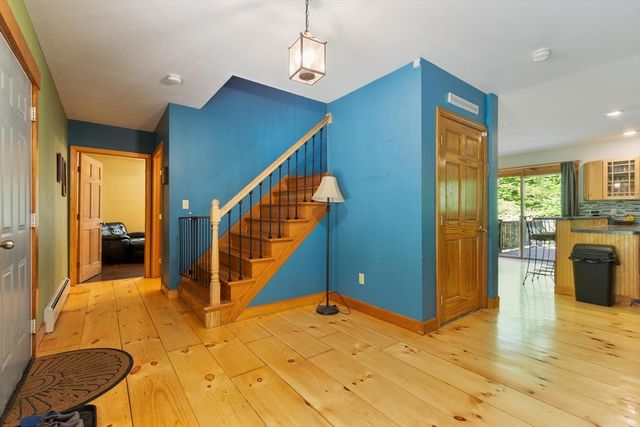 1132 Doe Valley Rd, Athol, MA 01331