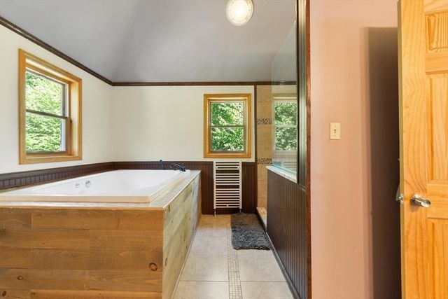 1132 Doe Valley Rd, Athol, MA 01331