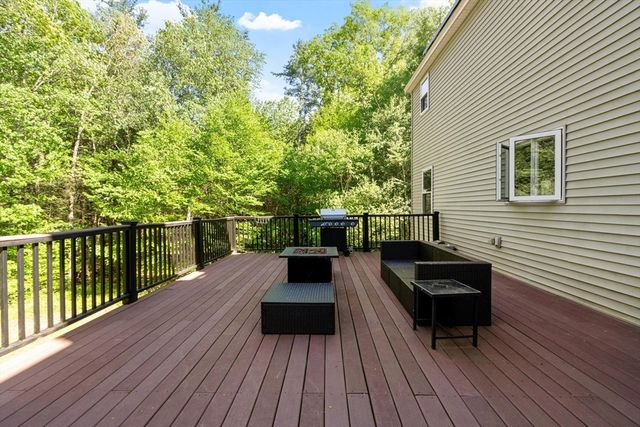 1132 Doe Valley Rd, Athol, MA 01331