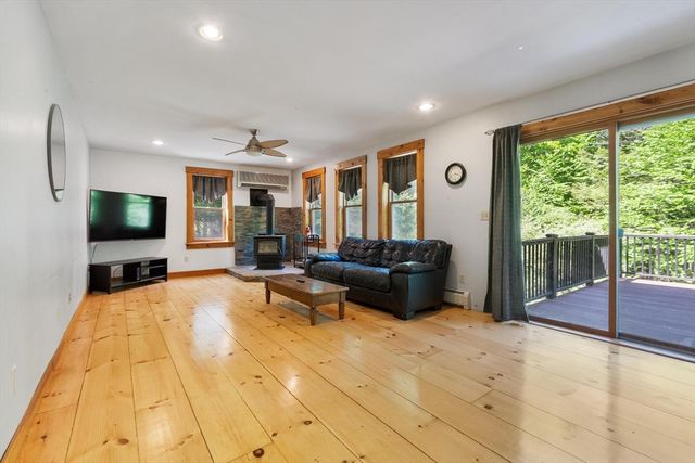 1132 Doe Valley Rd, Athol, MA 01331