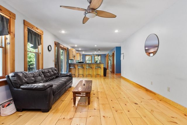 1132 Doe Valley Rd, Athol, MA 01331