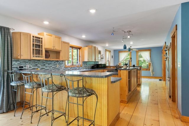 1132 Doe Valley Rd, Athol, MA 01331
