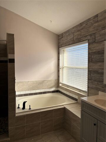 5841 DORHAM PLACE, Wesley Chapel, FL 33545