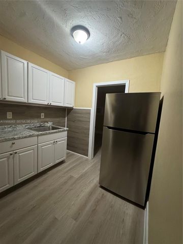 4404 SW 22nd St 7, West Park, FL 33023