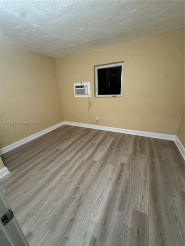 4404 SW 22nd St 7, West Park, FL 33023