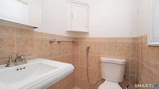 997 Meriden Avenue, Southington, CT 06489