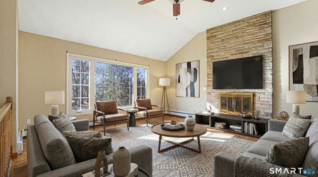 997 Meriden Avenue, Southington, CT 06489