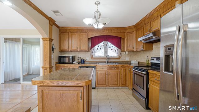 997 Meriden Avenue, Southington, CT 06489