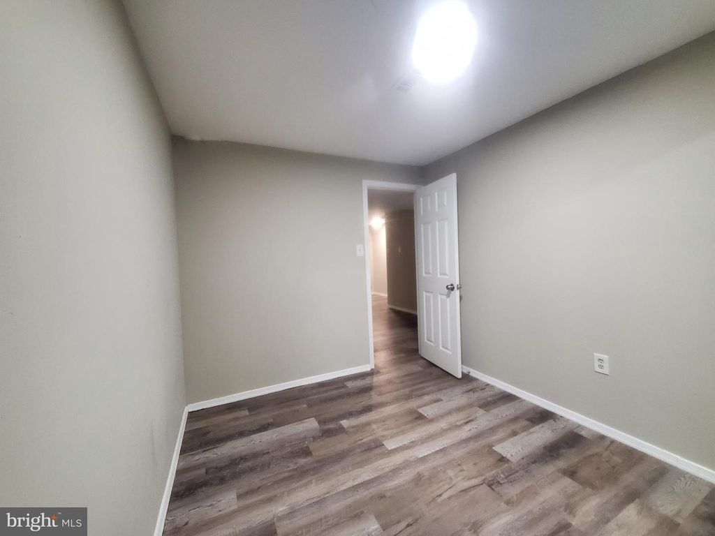 Image 29 of property listing at 14813 HAMMERSMITH CIR, Silver Spring, MD 20906
