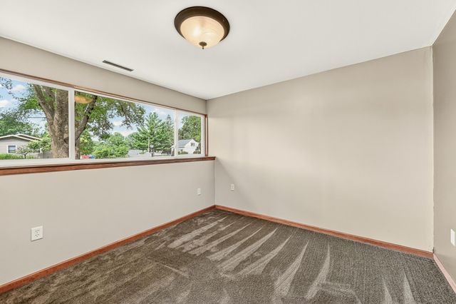 3935 Kahoun Court SE, Rochester, MN 55904
