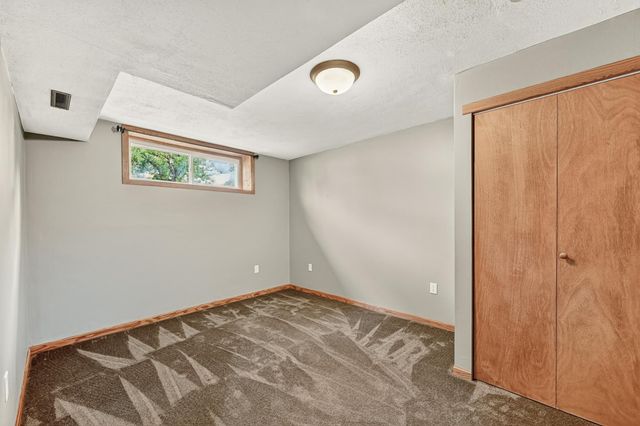 3935 Kahoun Court SE, Rochester, MN 55904