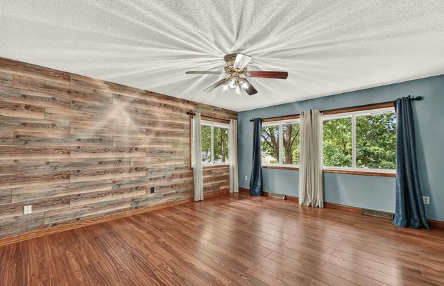 3935 Kahoun Court SE, Rochester, MN 55904