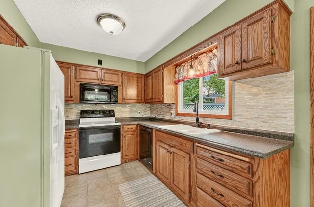 3935 Kahoun Court SE, Rochester, MN 55904
