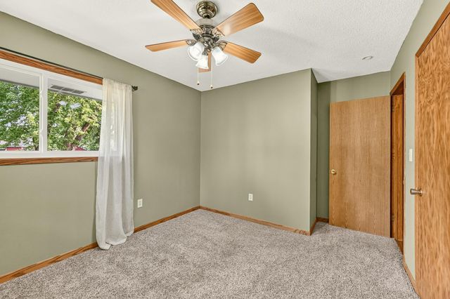 3935 Kahoun Court SE, Rochester, MN 55904