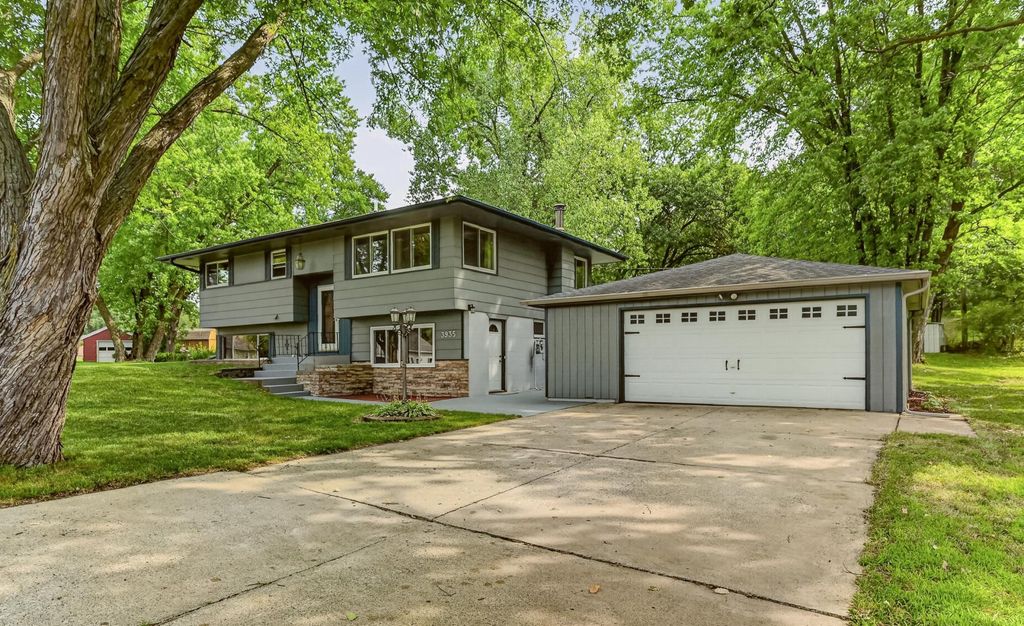 3935 Kahoun Court SE, Rochester, MN 55904