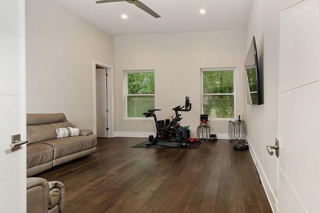 10 Kingscote Way, The Woodlands, TX 77382