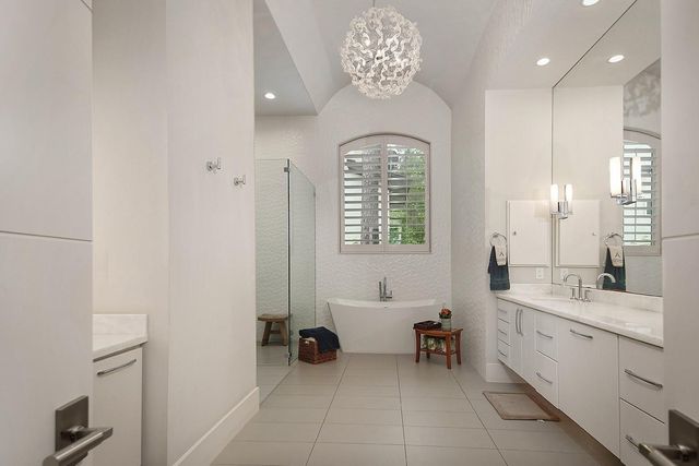 10 Kingscote Way, The Woodlands, TX 77382