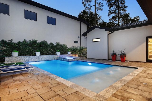10 Kingscote Way, The Woodlands, TX 77382