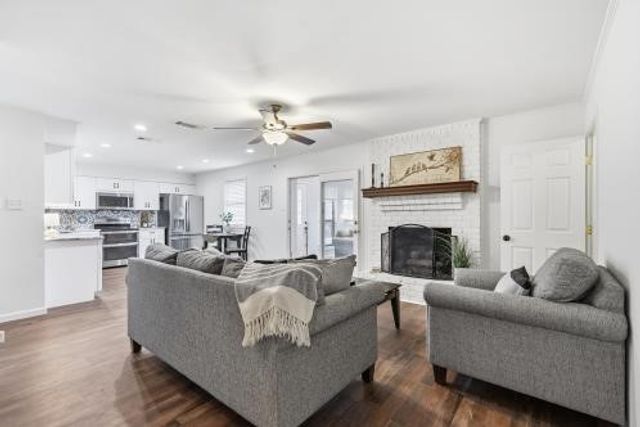 709 Lexington Drive, Irving, TX 75061