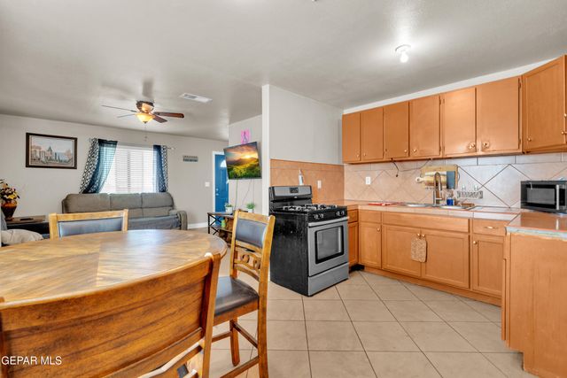 14057 Fortuna Street, Clint, TX 79928