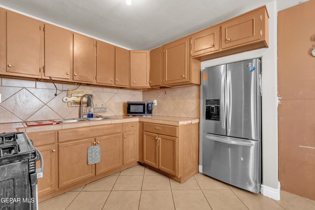 14057 Fortuna Street, Clint, TX 79928