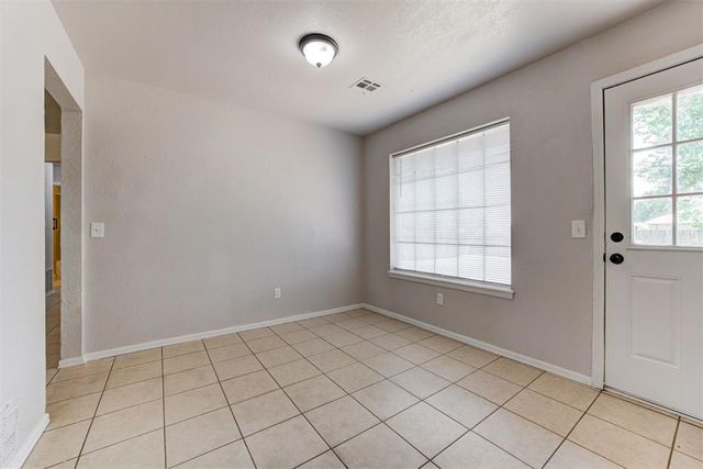 910 W Kyle Way, Mustang, OK 73064