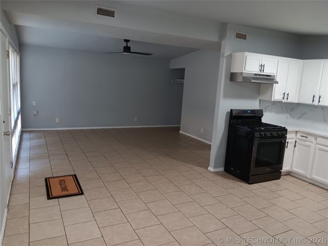 1044 N 77th East Avenue, Tulsa, OK 74115
