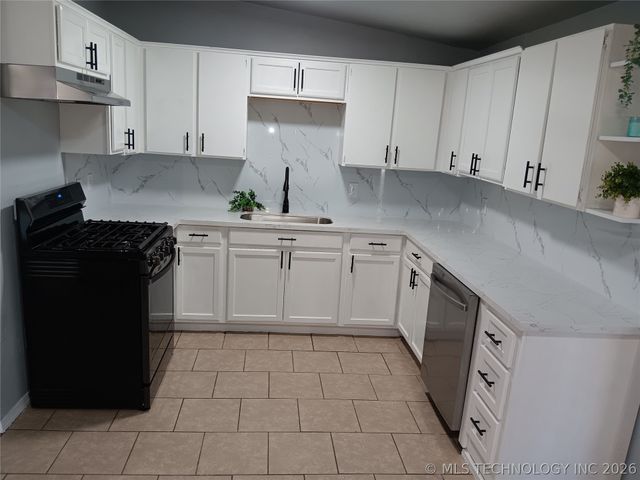 1044 N 77th East Avenue, Tulsa, OK 74115