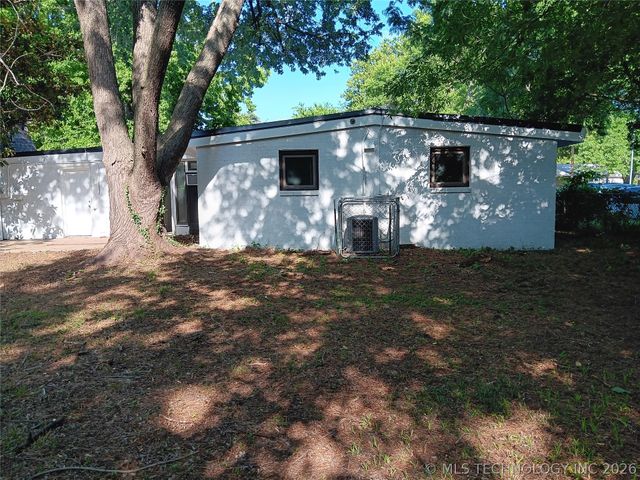 1044 N 77th East Avenue, Tulsa, OK 74115