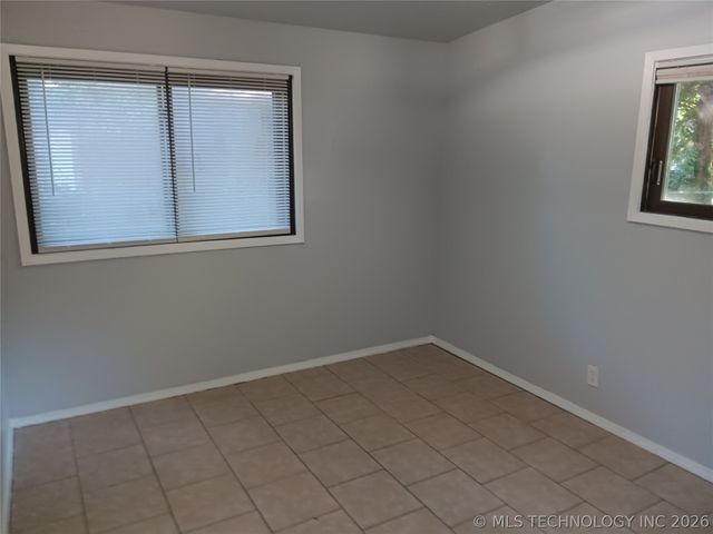 1044 N 77th East Avenue, Tulsa, OK 74115