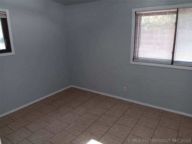 1044 N 77th East Avenue, Tulsa, OK 74115