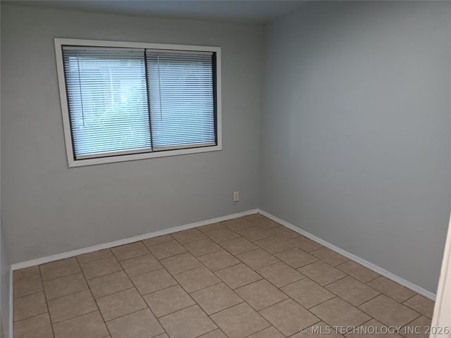 1044 N 77th East Avenue, Tulsa, OK 74115