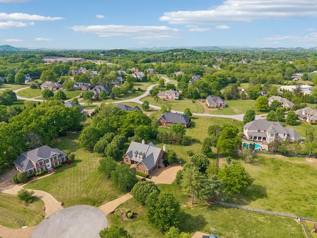 608 Akin Ct, Franklin, TN 37064