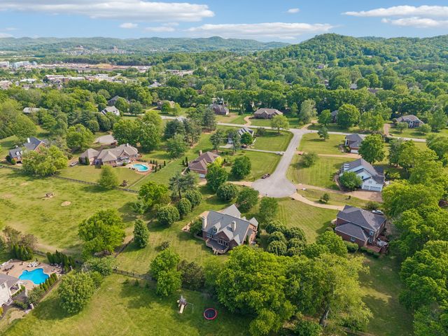 608 Akin Ct, Franklin, TN 37064