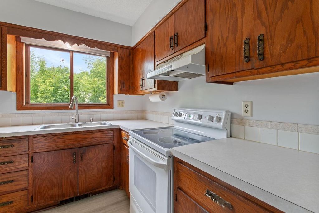 6264 15th Street N, Oakdale, MN 55128 — photo 3