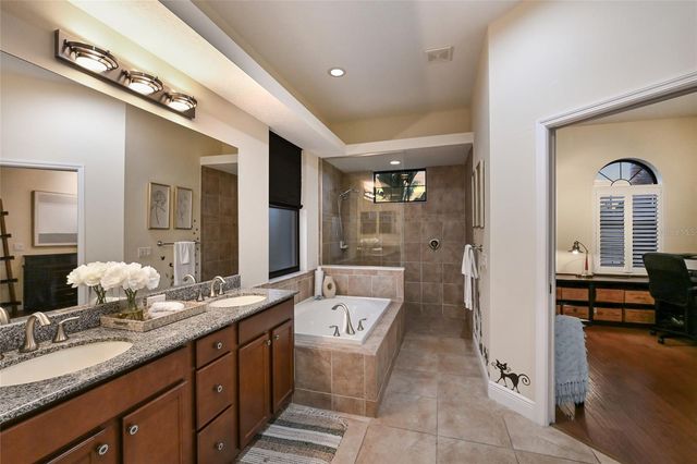 525 MAST DRIVE, Bradenton, FL 34208