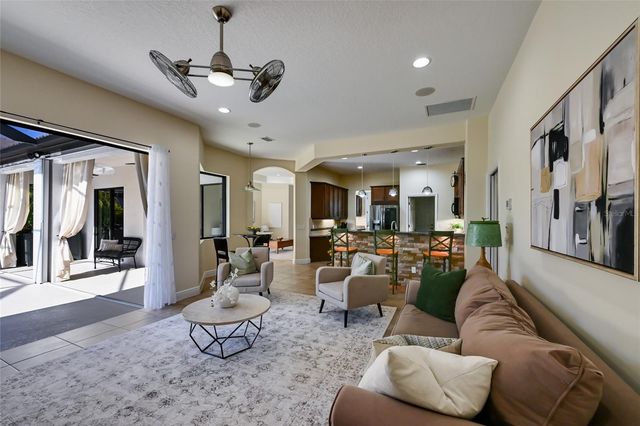 525 MAST DRIVE, Bradenton, FL 34208