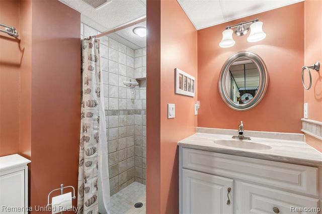 8763 Bishop Road, Brighton, MI 48116