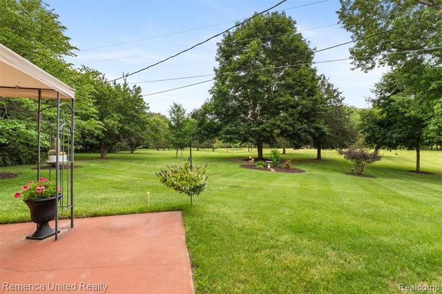 8763 Bishop Road, Brighton, MI 48116