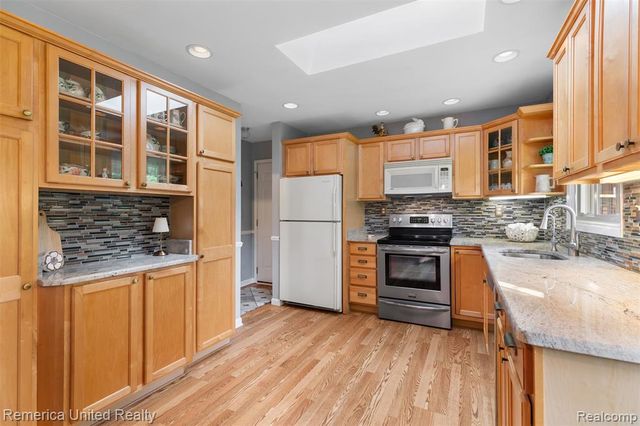 8763 Bishop Road, Brighton, MI 48116