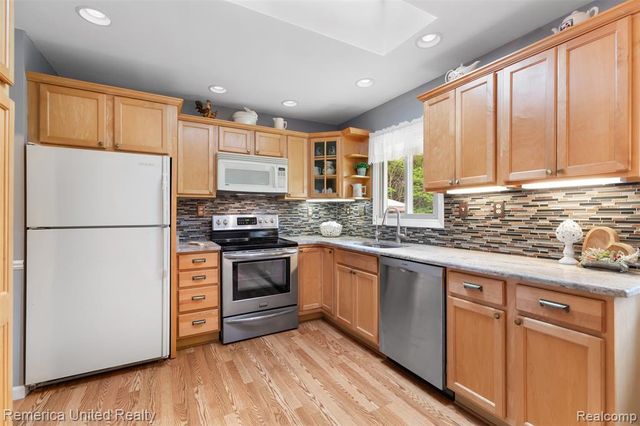 8763 Bishop Road, Brighton, MI 48116