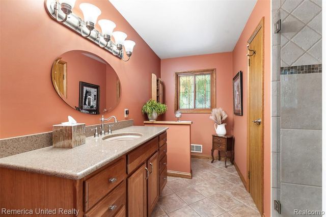 8763 Bishop Road, Brighton, MI 48116