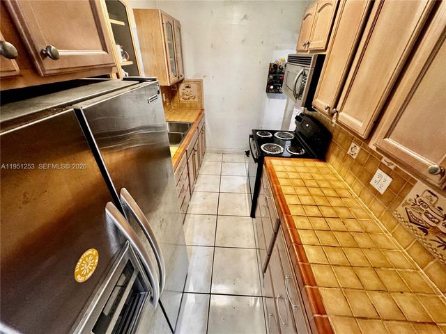 1335 NE 176th St, North Miami Beach, FL 33162