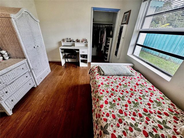 1335 NE 176th St, North Miami Beach, FL 33162