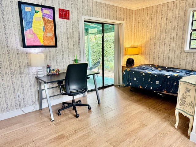 1335 NE 176th St, North Miami Beach, FL 33162