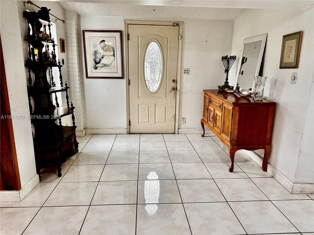 1335 NE 176th St, North Miami Beach, FL 33162